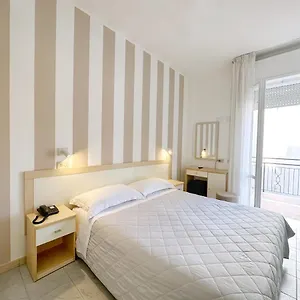 Hotell Aura Living